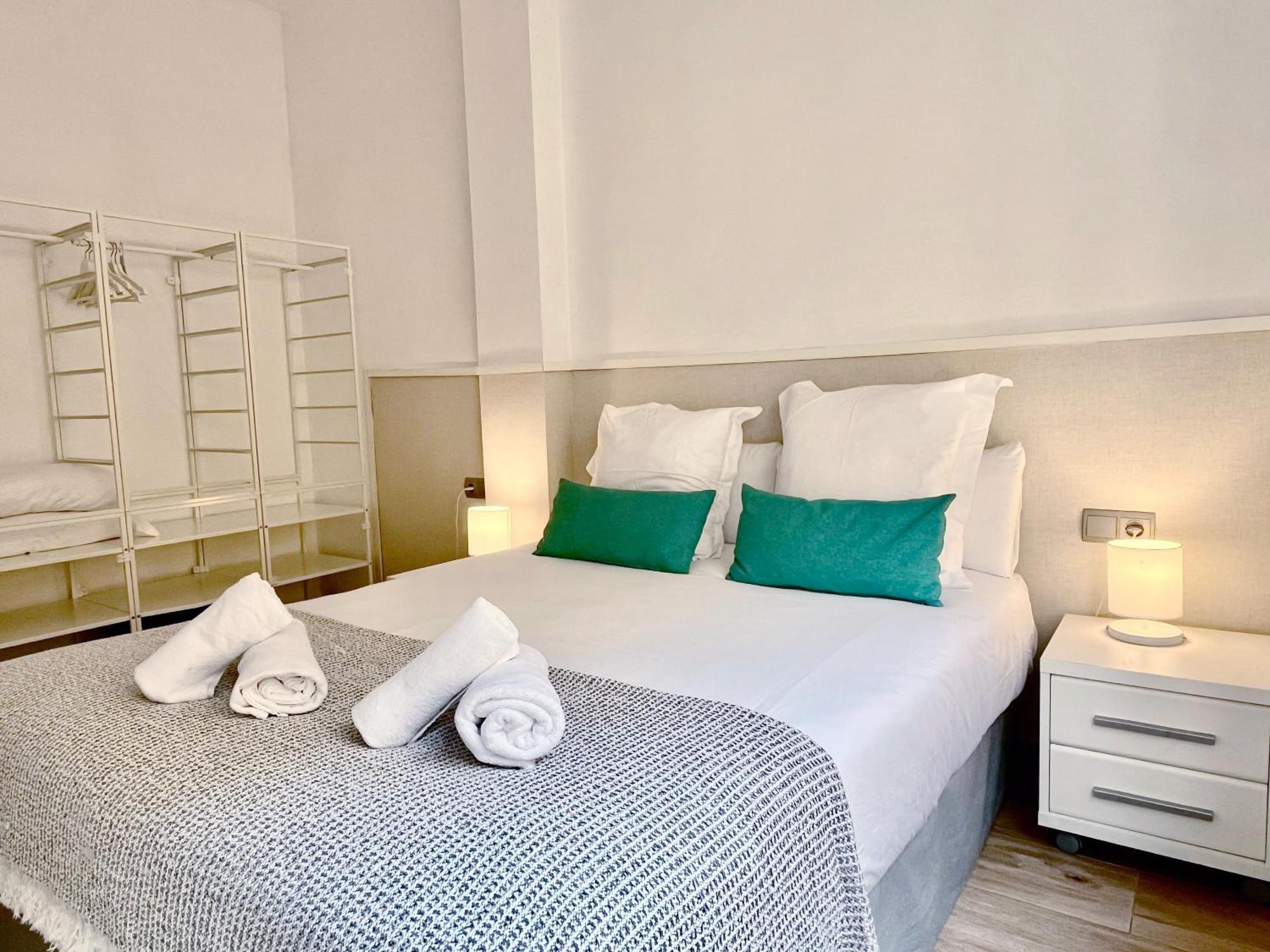 Feelathome Mozart Apartments Barcelona Exterior photo