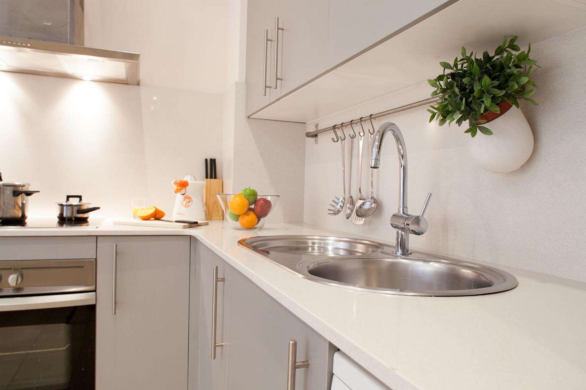 Feelathome Mozart Apartments Barcelona Exterior photo