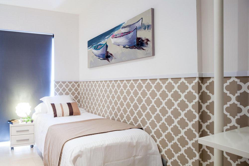 Feelathome Mozart Apartments Barcelona Exterior photo