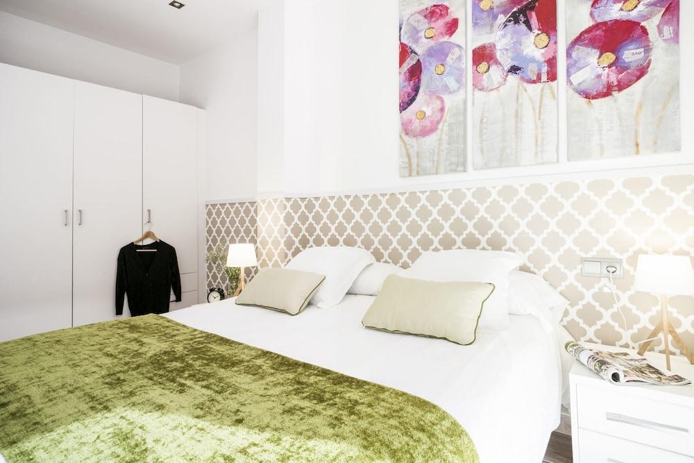 Feelathome Mozart Apartments Barcelona Exterior photo